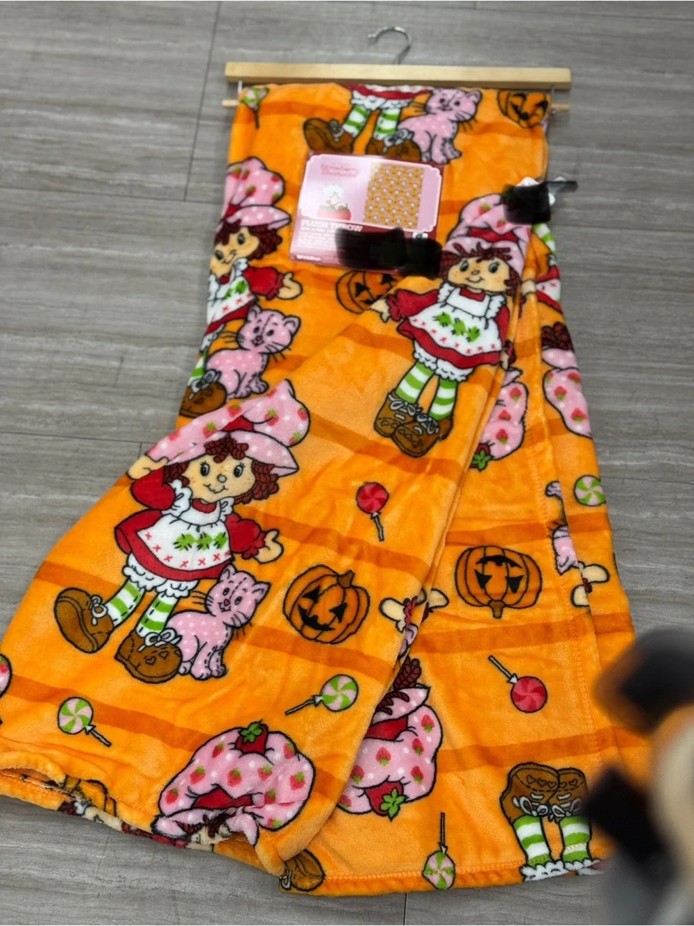 Orange strawberry shorkcake Halloween Character Plush Throw Blanket